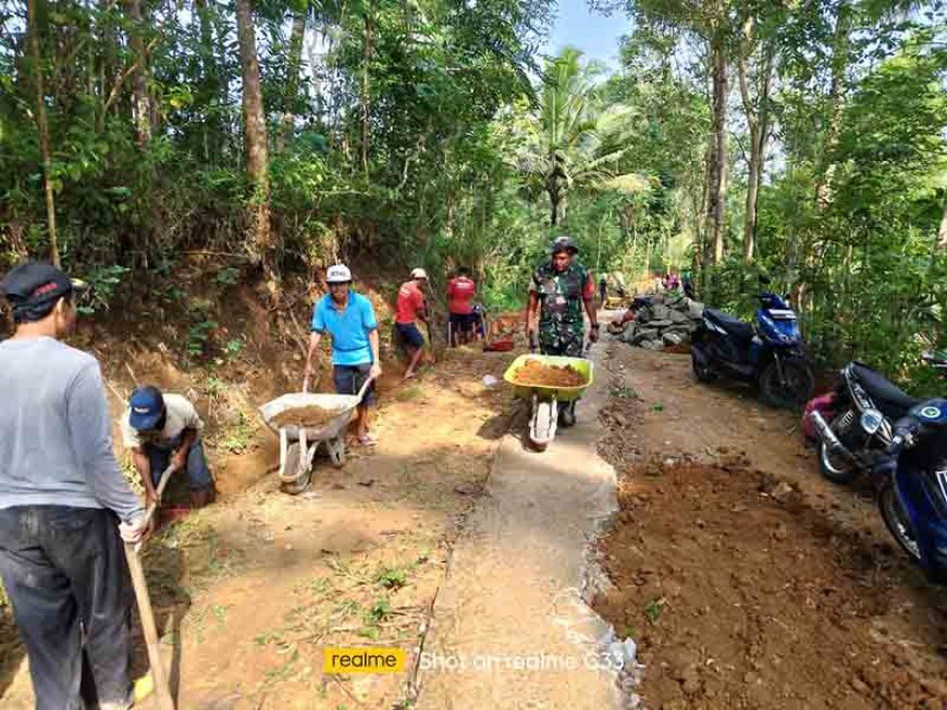 Karya Bakti Babinsa Koramil 09/Susukan  Bersama Warga Binaan