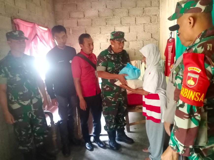 Babinsa dan Bhabinkamtibmas Bersatu dalam Baksos Pembagian Sembako