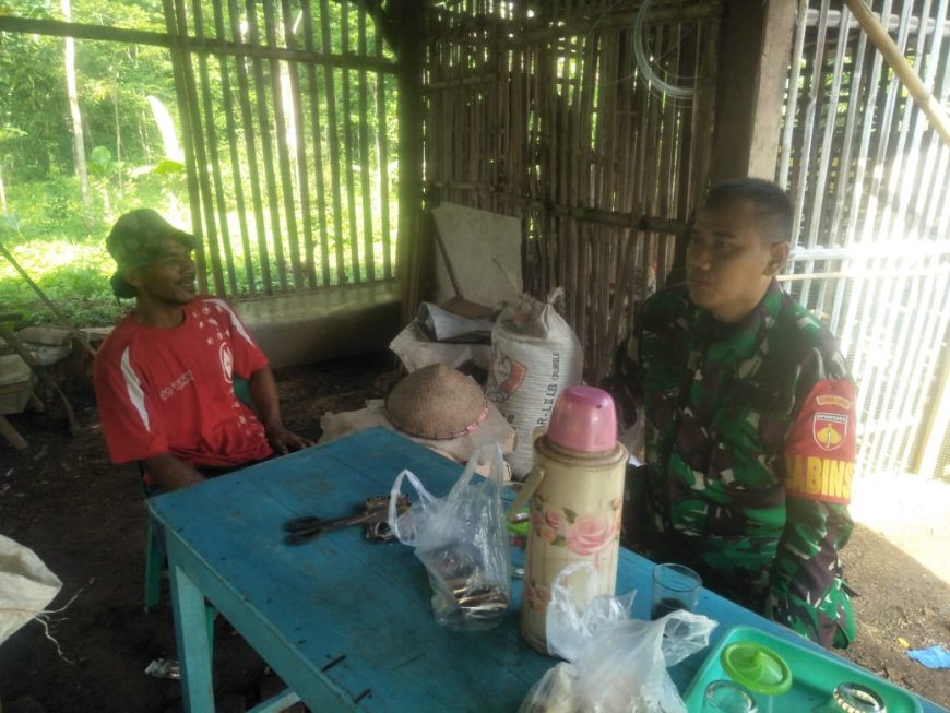 Komsos Sebagai Media Babinsa Untuk Jalin Silaturahmi Bersama Warga