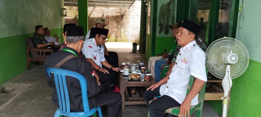 Dengan Komsos Danramil 09/Susukan Jalin Silaturahmi Dengan Kades