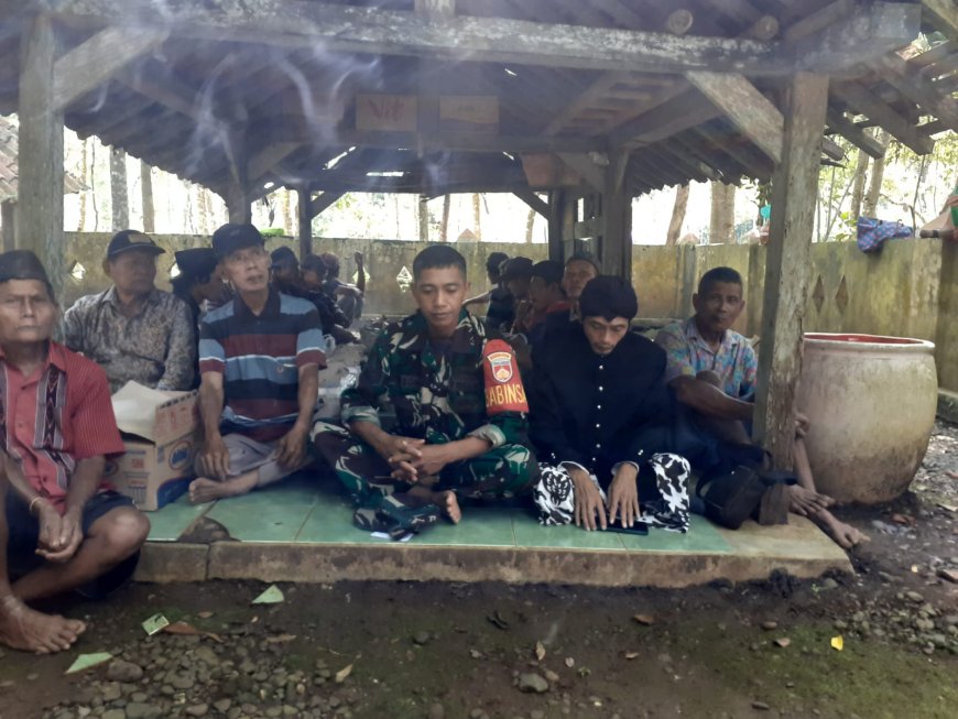 Babinsa Susukan Melaksanakan Kegiatan Nyadran / Tradisi Unik Masyarakat Jawa Sambut Bersih Desa