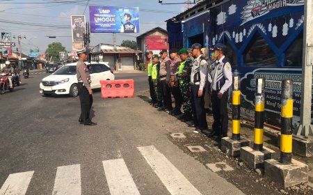 Babinsa Koramil 09/Susukan Melaksanakan Pam Arus Mudik Idul Fitri 1445 H