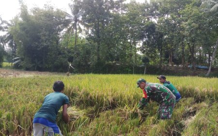 BABINSA SELALU BERSAMA WARGA MASYARAKAT