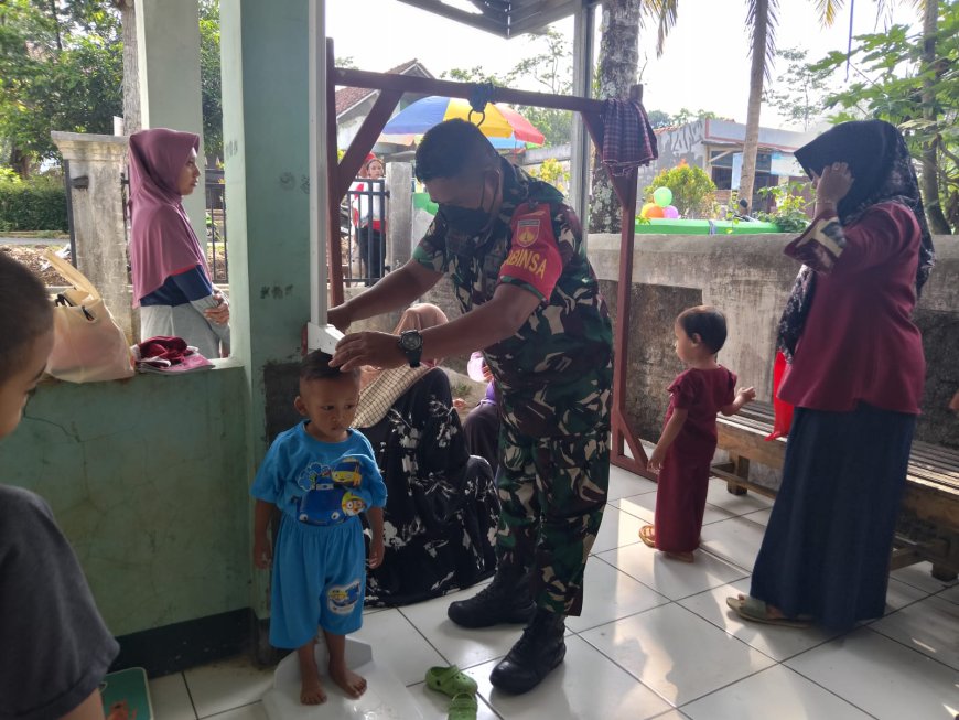 Babinsa Dampingi Pelaksanaan Posyandu Di Desa Binaan