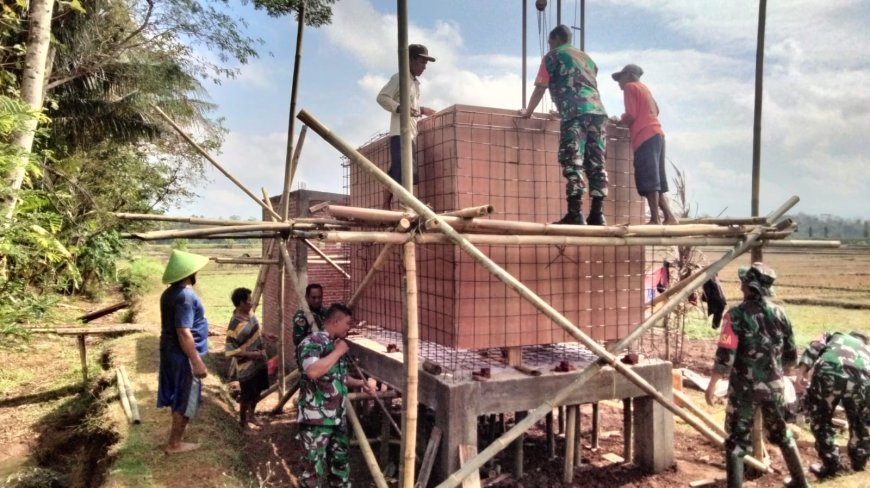 Danramil 09/Susukan Bersama Anggota dan Poktan Tirta Lestari