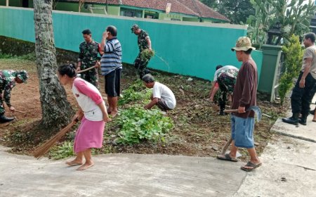 Babinsa Kerja Bakti Bersama Warga di Desa Binaan 