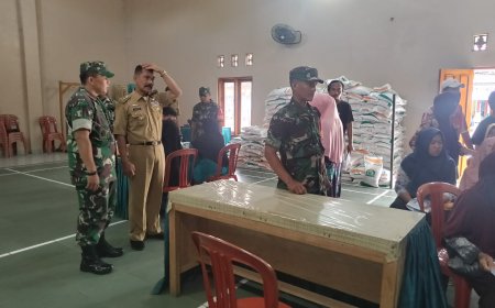 Danramil 09/Susukan Beserta Anggota  Monitoring Penyaluran Beras Bantuan Pangan Nasional di Desa Pakikiran