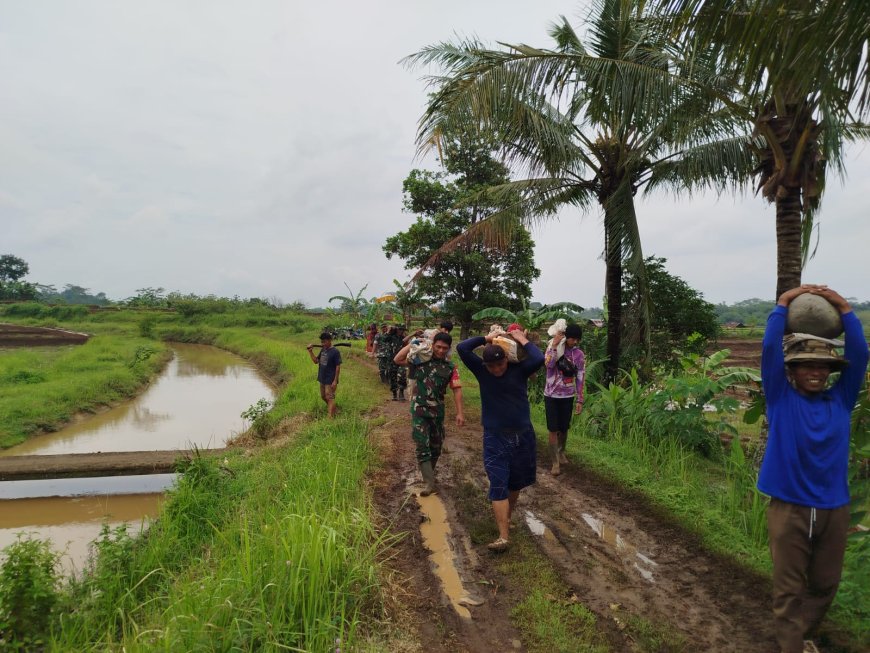 DANRAMIL 09 SUSUKAN BERSAMA ANGGOTA NYA DAN WARGA BINAAN BAHU MEMBAHU MEMBANGUN KARAKTER BANGSA YANG KUAT
