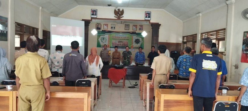 DANRAMIL  0704/09 SUSUKAN  HADIRI MUSDES PEMBAHASAN RANCANGAN APBDES TA. 2025 DESA BRENGKOK