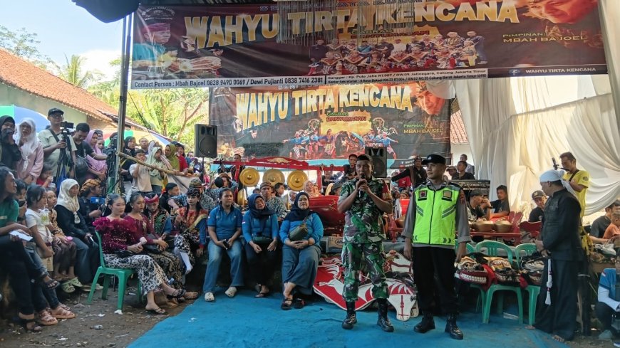 Babinsa selalu bersama warga dalam kegiatan hiburan seni tarian Kuda Lumping